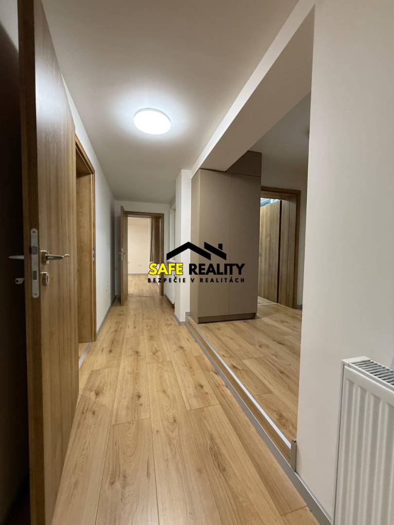 WhatsApp Image 2025-12-08 at 20.20.16 (5).jpeg