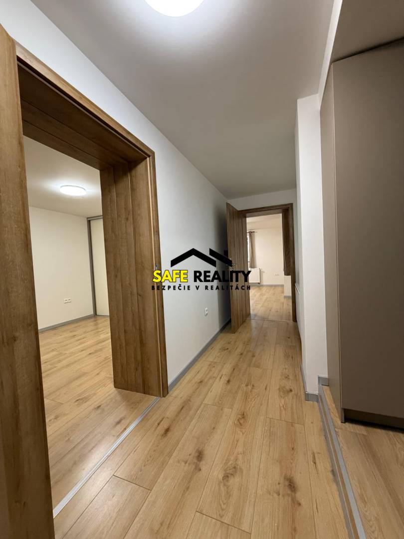 WhatsApp Image 2025-12-08 at 20.20.16 (8).jpeg