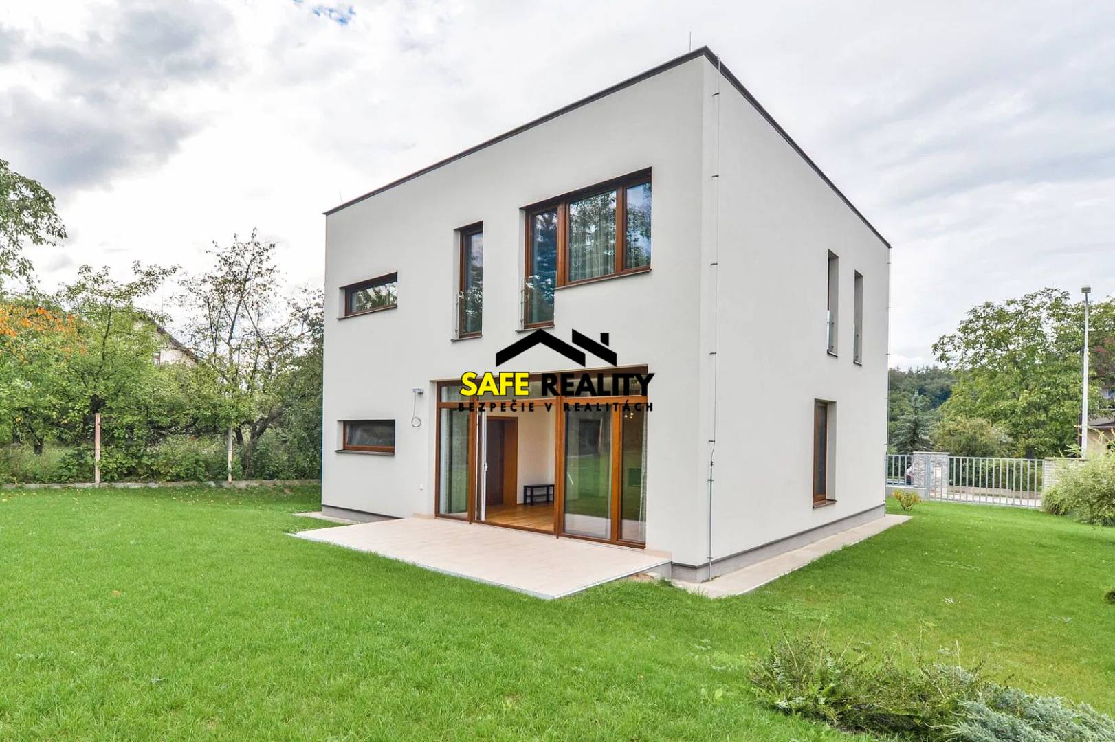 WhatsApp Image 2025-12-10 at 15.49.23.jpeg