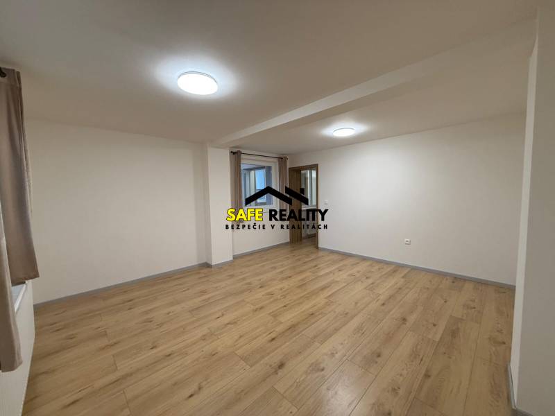 WhatsApp Image 2025-12-08 at 20.20.20 (1).jpeg