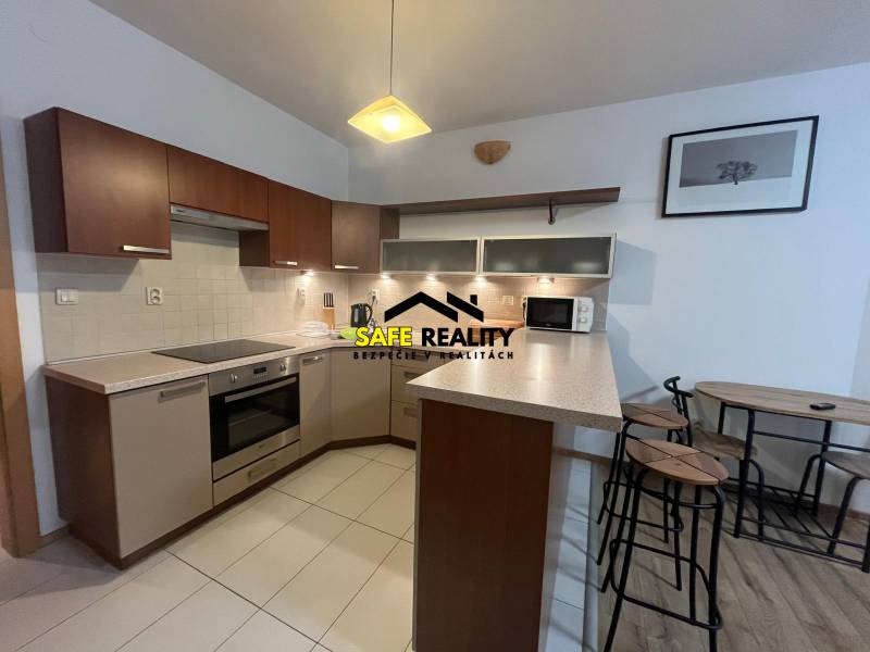 WhatsApp Image 2025-12-06 at 21.49.37.jpeg