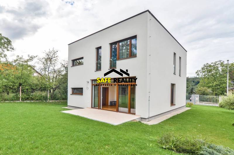 WhatsApp Image 2025-12-10 at 15.49.23.jpeg