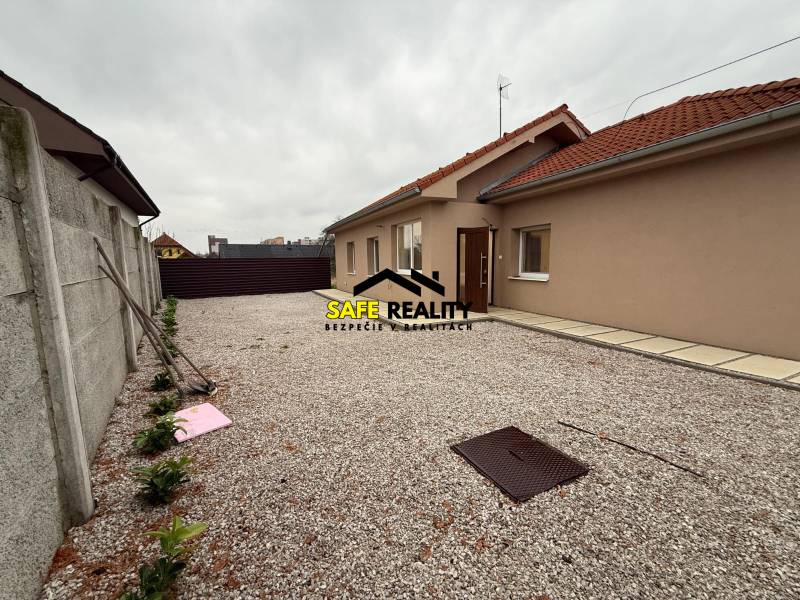 WhatsApp Image 2025-12-08 at 20.20.14.jpeg